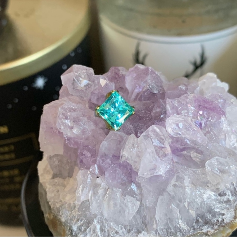 CUSTOM LISTING